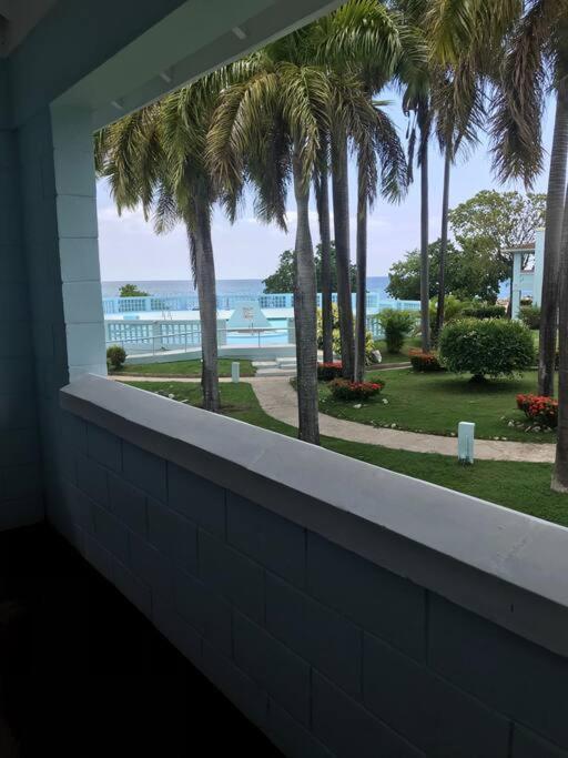 Negril Condo By The Beach Apt. 194 Point Village エクステリア 写真